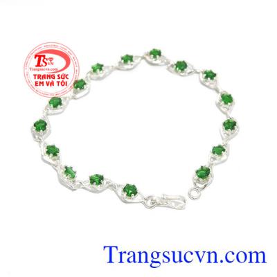 Lắc tay dễ thương là sản phẩm bạc 925, món quà ý nghĩa dành tặng bạn gái