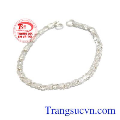 Sản phẩm được thiết kế đơn giản, nhẹ nhàng