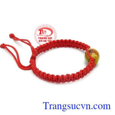 Sản phẩm nổi bật với sự kết hợp của dây tết và ngọc cẩm thạch tứ quý