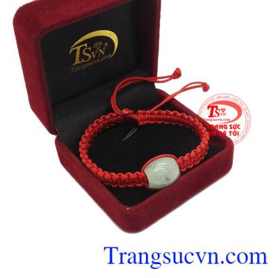 Trang sức phong thủy năng động, trẻ trung