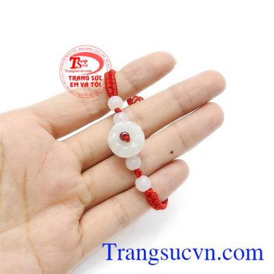 Dây tết hợp mệnh, mang lại sự bình an và may mắn cho người sử dụng.