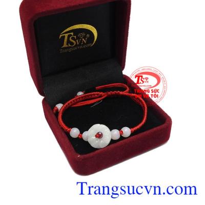 Ngọc cẩm thạch được chạm khắc dễ thương cho bạn gái tự tin thể hiện cá tính