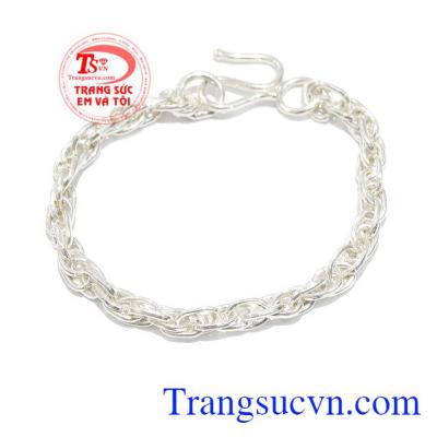 Lắc bạc tặng sinh nhật bé là sản phẩm đẹp, kiểu dáng thiết kế thời trang, khỏe khoắn