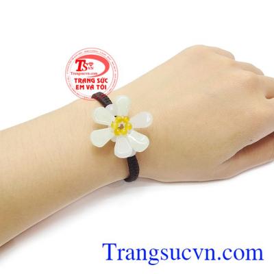 Dây tết được bện chặt đảm bảo tính thẩm mỹ và bền đẹp. 