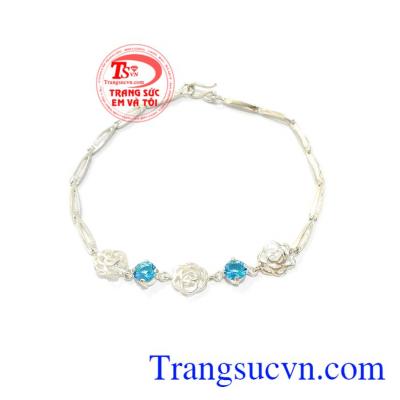 Lắc Tay Bạc Nữ Thời Trang chế tác tinh xảo, kiểu dáng độc đáo, mang lại sự sang trọng, quý phái và phong cách