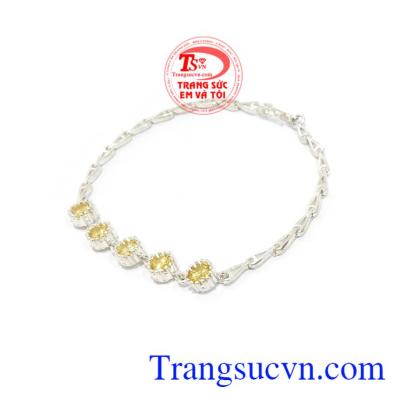 Lắc tay bạc nữ chế tác tinh xảo, mẫu mã độc độc đáo