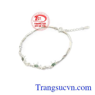 Lắc bạc nữ thời trang sang trọng