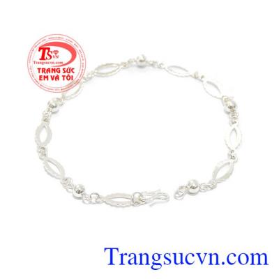 Sản phẩm lắc chân đẹp, là điểm nhấn khi mặc các trang phục cá tính