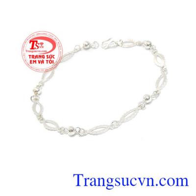 Lắc chân đẹp xinh xắn mang phong cách mới