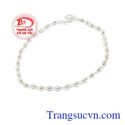 Lắc chân bi đẹp là sản phẩm được chế tác xinh xắn, kiểu dáng mới lạ