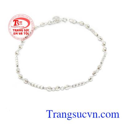 Lắc chân bạc cá tính được các bạn trẻ ưa thích