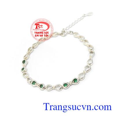 Lắc tay bạc kiểu dáng thời trang, tinh tế và phong cách