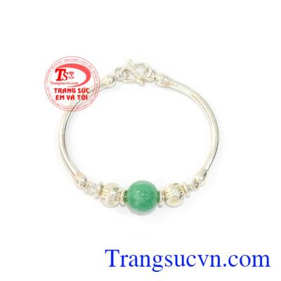 Lăc tay trẻ em xinh xắn