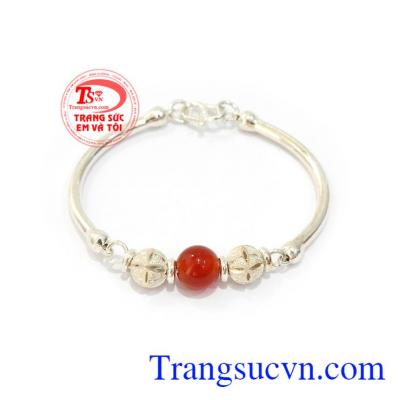 Lắc Tay Nhỏ Xinh Cho Bé chế tác tinh xảo, gắn đá xinh xắn là món quà tuyệt vời dành tặng bé yêu những dịp ý nghĩa