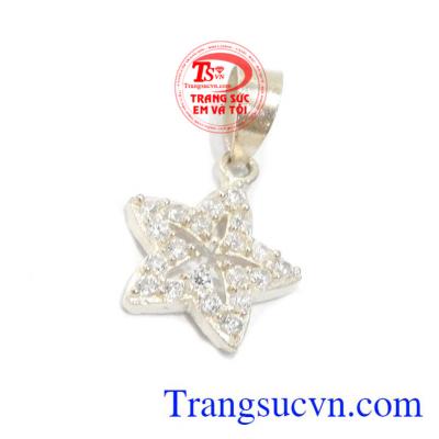 Mặt dây ngôi sao xinh là món quà mà bạn gái ưa thích