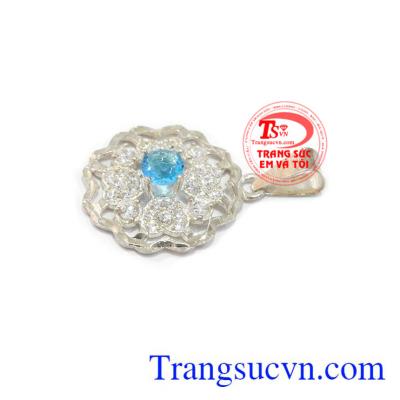 Sản phẩm mặt dây chuyền tinh tế, sang trọng