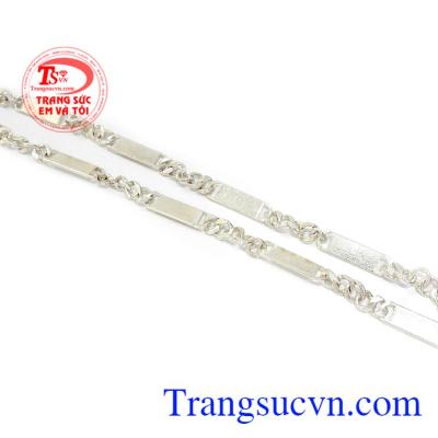 Dây chuyền bạc tinh xảo phù hợp nhiều phong cách thời trang khác nhau