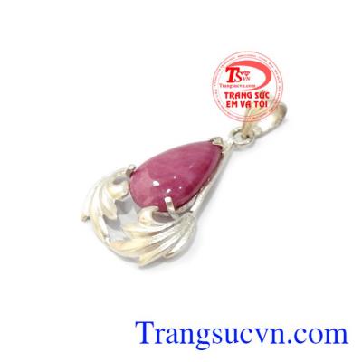 Mặt Dây Bạc Gắn Ruby Xinh Xắn phù hợp nhiều loại dây chuyền khác nhau