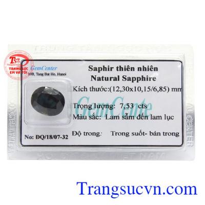 Sapphire Thiên Nhiên Cát Lộc là viên đá của sự giàu sang, thịnh vượng, may mắn và bình an, phù hợp làm mặt dây chuyền, mặt nhẫn thời trang, phong cách