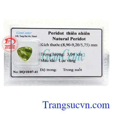 Peridot Thiên Nhiên Bình An là viên đá tượng trưng cho sức sống, niềm hy vọng, là lá bùa mang lại may mắn, bình an và hạnh phúc cho chủ nhân