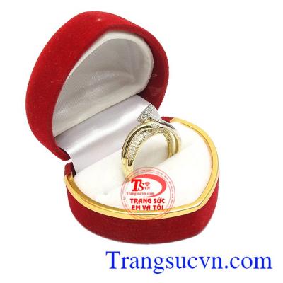 Nhẫn được bảo hành uy tín, giao hàng toàn quốc.
