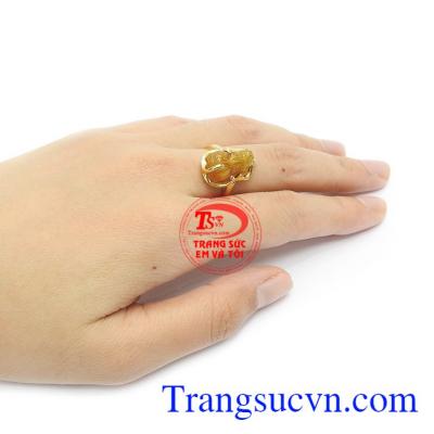 Tỳ hưu là linh vật thu hút tài lộc, tiền bạc giúp gia chủ luôn được thịnh vượng và gặp may mắn. 