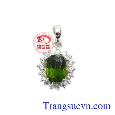 Mặt dây diopsite quyến rũ