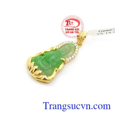 Mặt Phật bà được mọi người đeo bên mình như lá bùa hộ mệnh cho bản thân