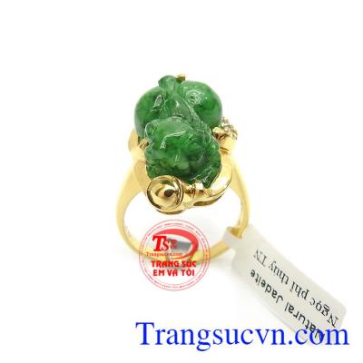 Nhẫn Tỳ Hưu Ngậm Tiền Tài Lộc là linh vật có tác dụng chiêu tài lộc, công danh, may mắn và bình an cho người đeo