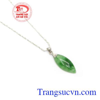 Mặt dây thời trang quý phái, dễ dàng kết hợp nhiều loại dây chuyền khác nhau