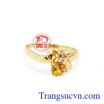Nhẫn được chế tác từ vàng 10k sáng bóng bền đẹp