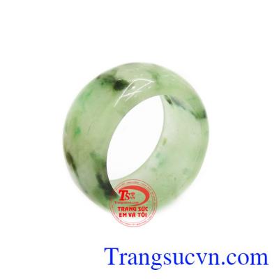 Nhẫn Jadeite thiên nhiên