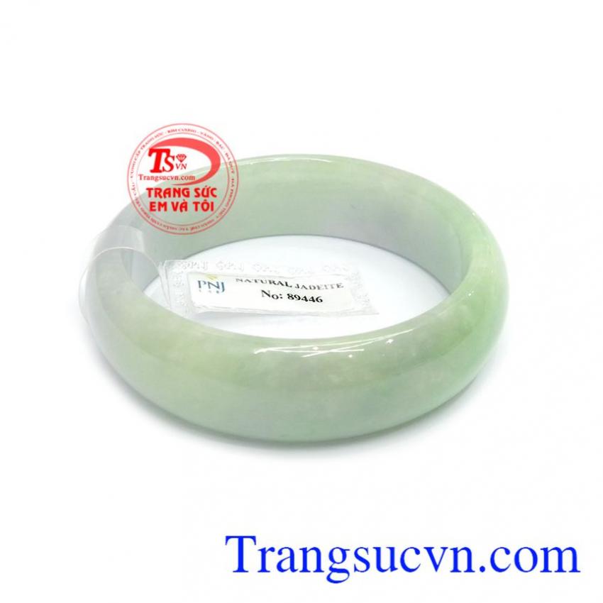 Vòng jadeite thiên nhiên sang trọng