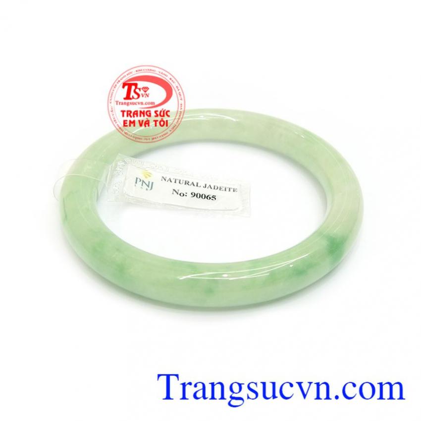 Vòng cẩm thạch cát khí