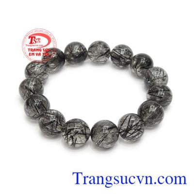 Chuỗi tay thạch anh tóc đen 15 ly hợp mệnh mang đến cho người đeo sự may mắn, thịnh vượng và tài lộc.