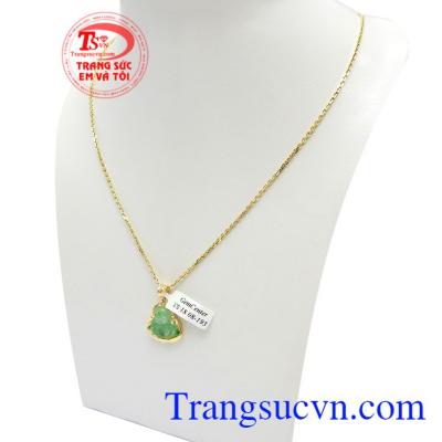 Bộ Dây Phỉ Thúy Tài Lộc vói hình tượng phật Di lặc là biểu tượng cho sự hoan hỉ, bình an và hạnh phúc, vì vậy đeo Phật Di lặc bên người sẽ mang lại những điều tốt đẹp cho chủ nhân