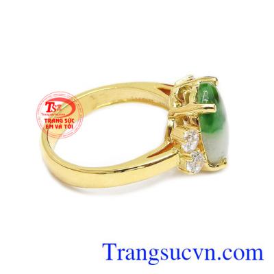 Ngọc cẩm thạch phù hợp với nhiều mệnh, mang lại sự may mắn và tài lộc.