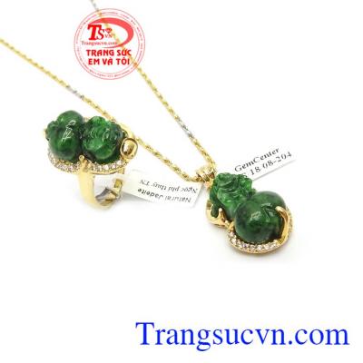 Bộ Dây Nữ Tỳ Hưu Công Danh Tỳ là linh vật có tác dựng chiêu tài, hút lộc, thăng quan tiến chức, ngoài ra còn có tác dụng trừ tà, mang lại bình an, may mắn cho người đeo