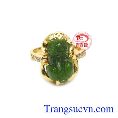 Nhẫn tỳ hưu nephrite vàng 14k thiết kế tinh tế cho phái nữ càng thêm thu hút.