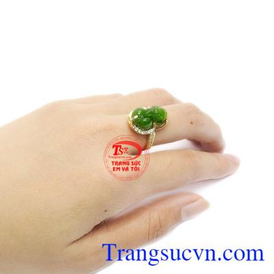  Với sự thiết kế tinh tế cùng phối hợp với một chút đá Cz tạo điểm nhấn ấn tượng cho sản phẩm.