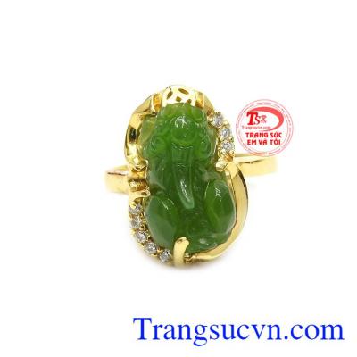 Nhẫn tỳ hưu cẩm thạch đáng yêu được kết hợp từ ngọc cẩm thạch thiên nhiên và vàng tây 14k.