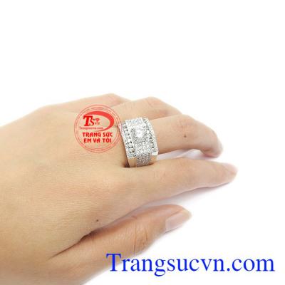 Sản phẩm bảo hành uy tín, giao hàng toàn quốc.