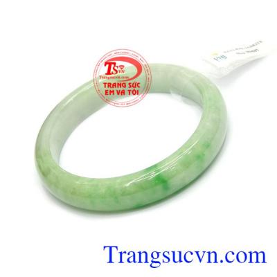 Vòng ngọc cẩm thạch mang đến sự tinh khiết, ngọt ngào và nuôi dưỡng năng lượng cho người đeo