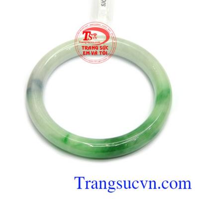 Vòng ngọc bình yên là sản phẩm vòng ngọc cẩm thạch tự nhiên