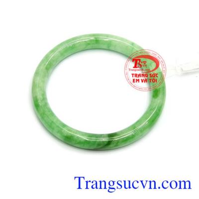 Sản phẩm vòng ngọc đẹp, được các bà, các mẹ ưa thích