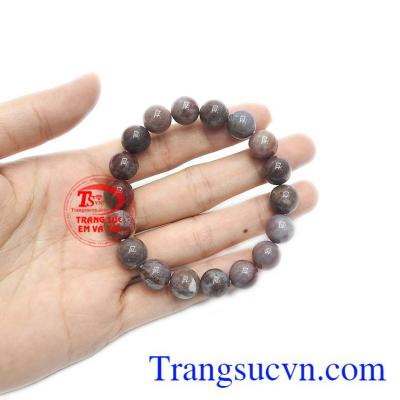 Đá canxedon mang nguồn năng lượng giúp người dùng tập trung trí tuệ, đưa ra quyết định chính xác.
