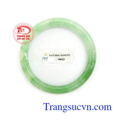 Vòng ngọc cẩm thạch thiên nhiên sang trọng, quý phái