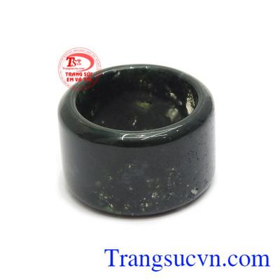 Đá canxedon được biết đến là loại đá giúp mang lại sự lạc quan, giải tỏa căng thẳng vì vậy các sản phẩm từ canxedon luôn được khách hàng yêu thích và chọn lựa.