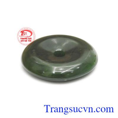 Sản phẩm có thể kết hợp cùng vàng và bạc để đảm bảo bền đẹp.