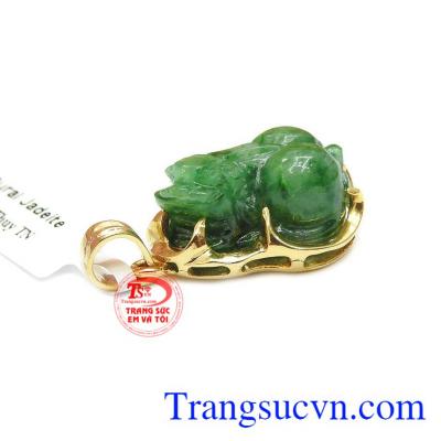 Mặt dây tỳ hưu cẩm thạch bình an được kết hợp từ ngọc cẩm thạch thiên nhiên và vàng tây 14k.